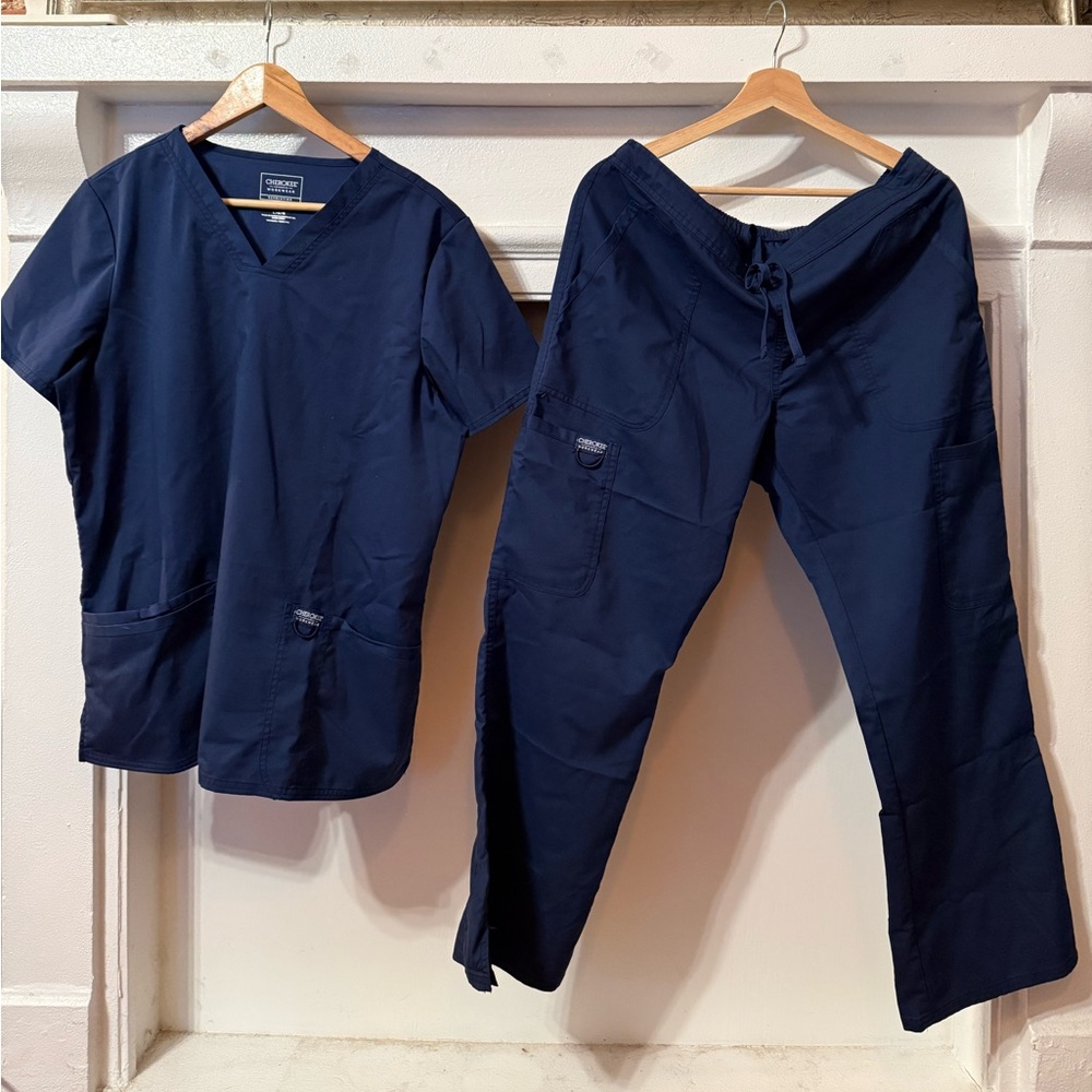 Cherokee Scrubs Navy, size large